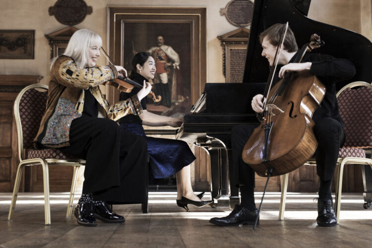 Paddington Trio (Benjamin Ealovega)